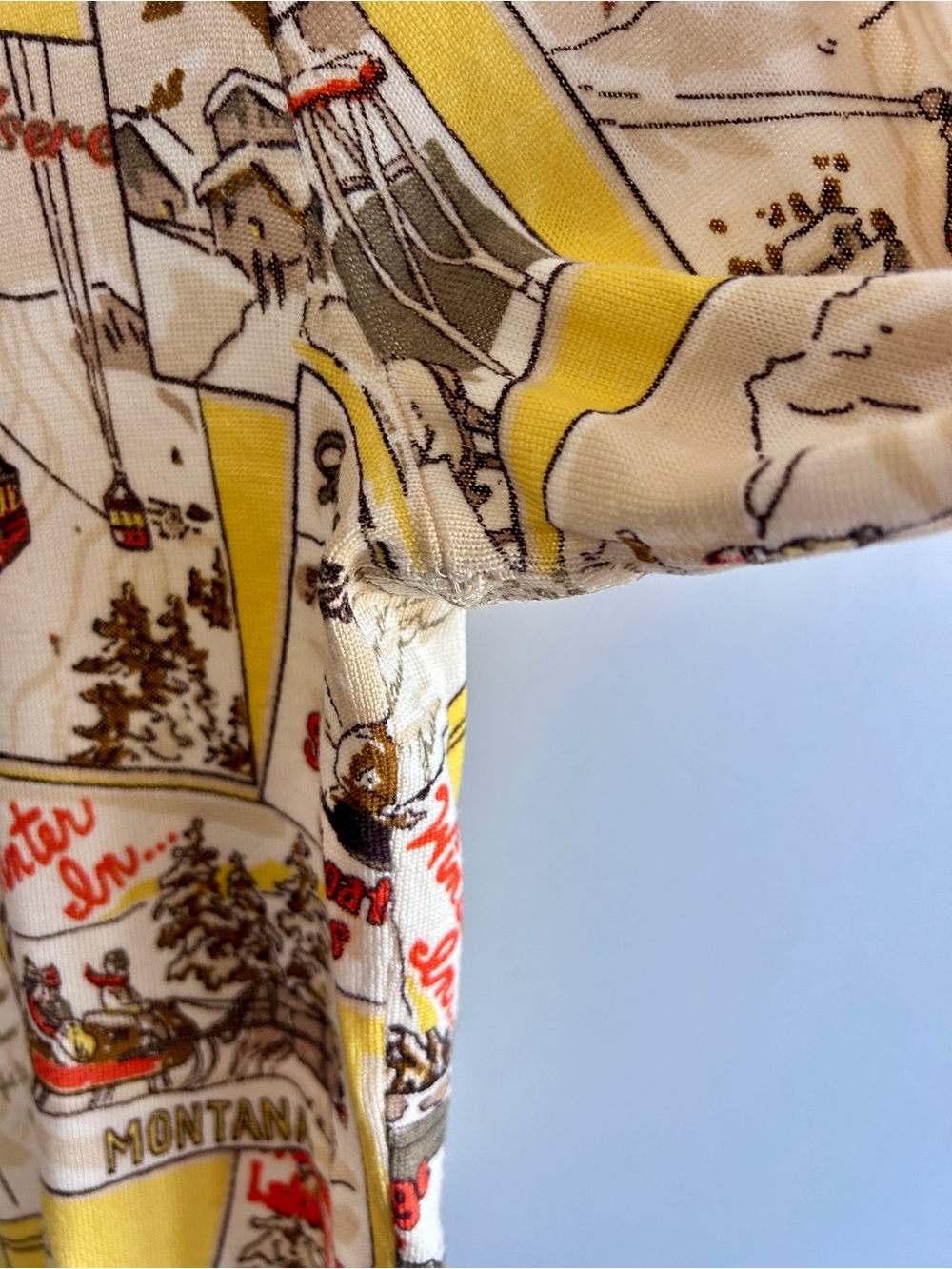 Vintage J Cree Ski Resort Postage Stamp Print Cardigan in Yellow & Cream - Picture 7 of 7